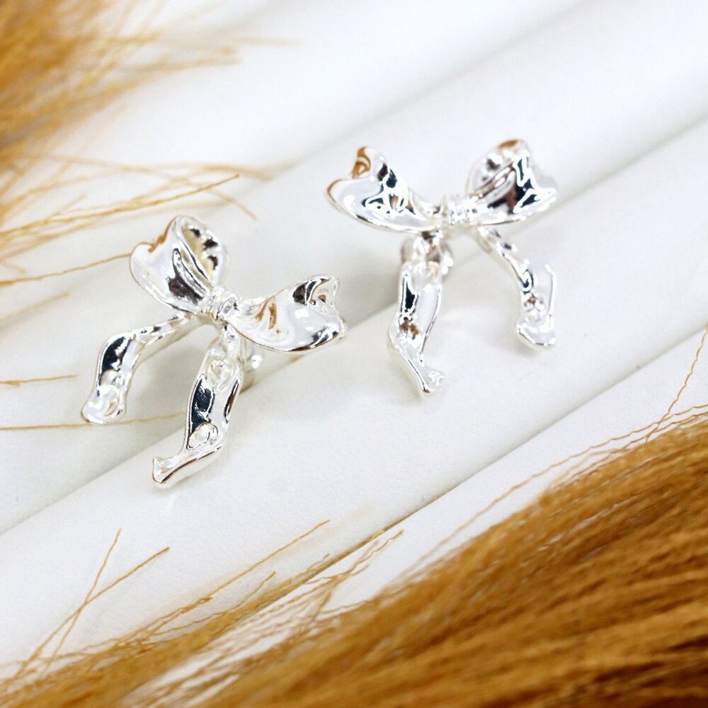 Chic Tiffie Ribbon Earrings in Stainless Steel – Perfect Gift!